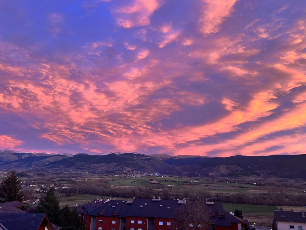 La Cerdanya des de Puigcerdà, on Vacas Telecom ofereix fibra i mòbil